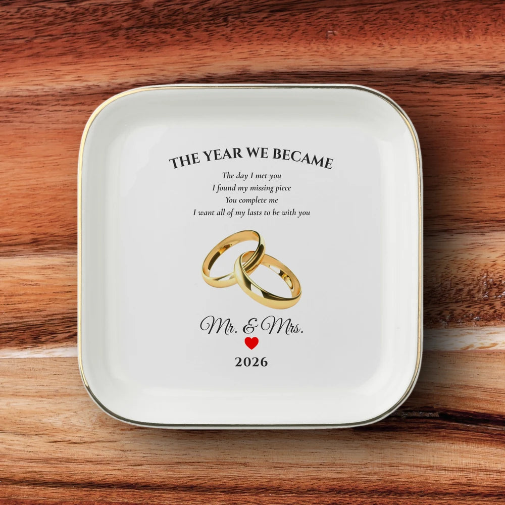 Personalized "The Year We Became Mr. & Mrs." Ceramic Jewelry Dish – 2026 Newlywed Keepsake