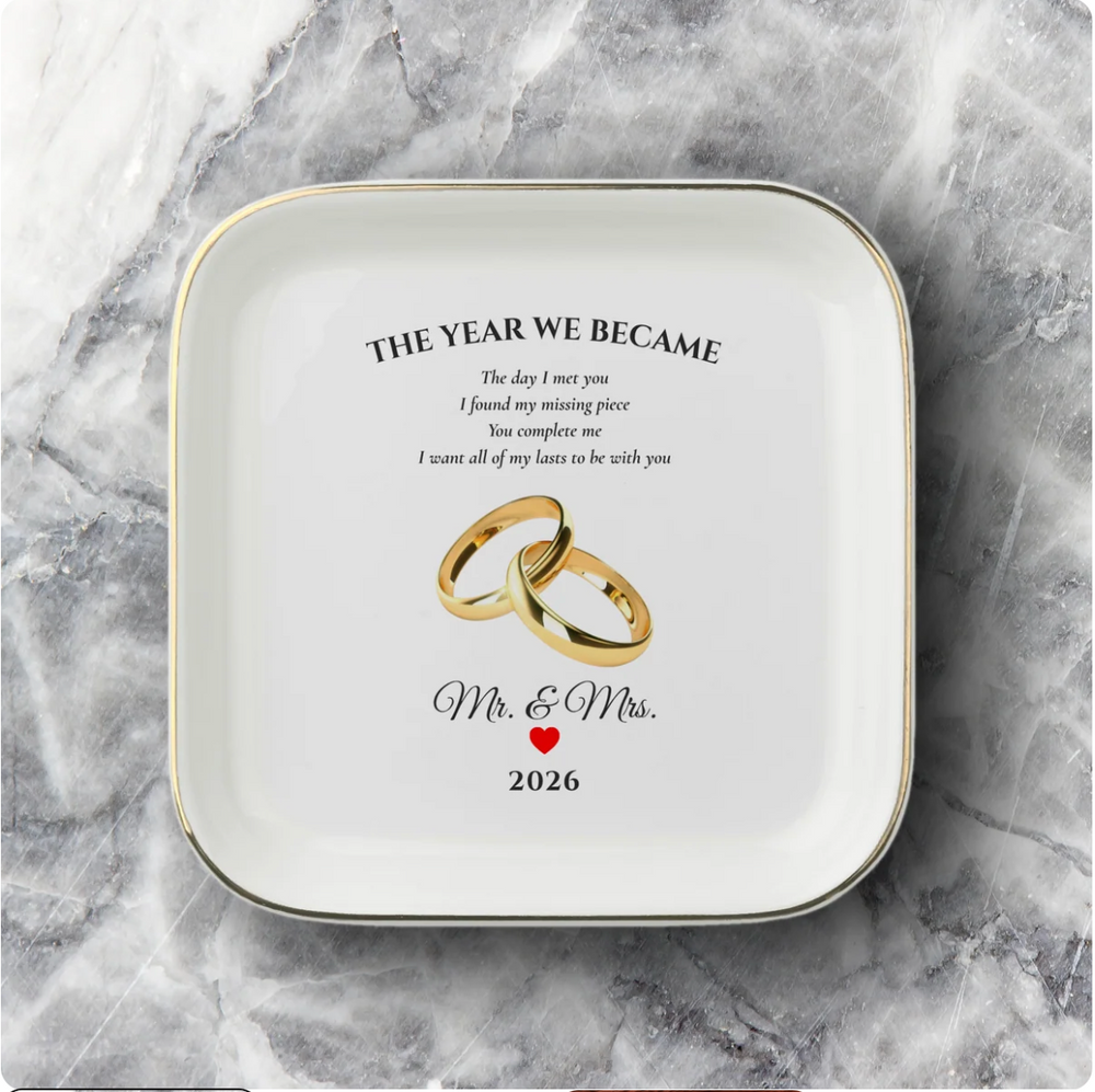 Personalized "The Year We Became Mr. & Mrs." Ceramic Jewelry Dish – 2026 Newlywed Keepsake
