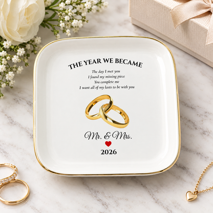 Personalized "The Year We Became Mr. & Mrs." Ceramic Jewelry Dish – 2026 Newlywed Keepsake